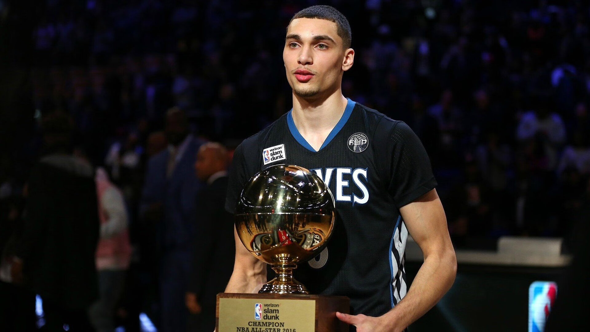 Kering-CS2 FaZe斩获冠军 决赛舞台气氛燃爆，csgodust2比赛视频